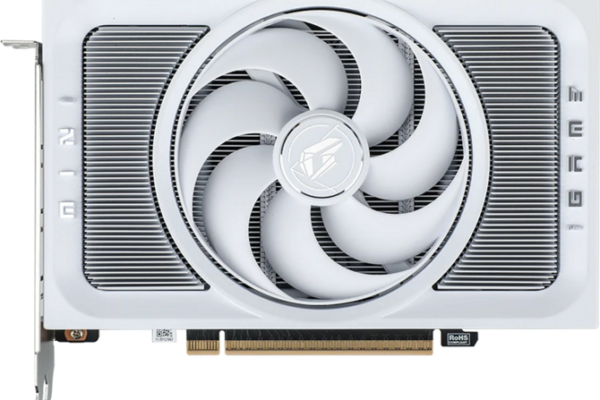 NVIDIA GeForce RTX 5070 в белой компактной версии от iGame. Видеокарта для небольших компьютеров