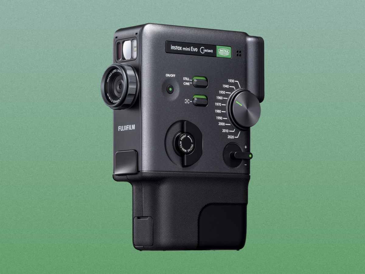 Fujifilm представила камеру мгновенной печати Instax Mini Evo Cinema в ретро-стиле, которая также может снимать видео.