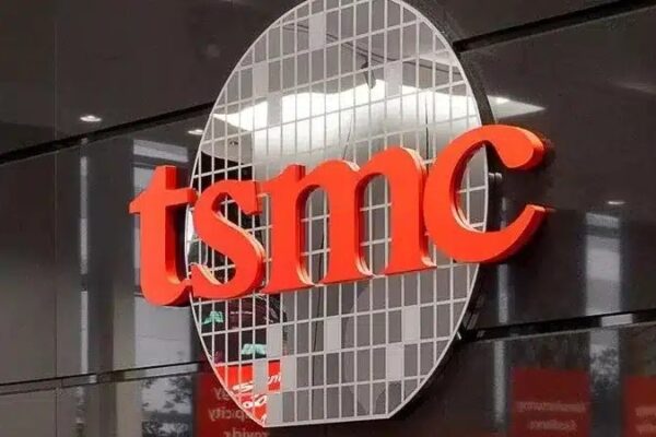 TSMC считает, что не пострадает от нехватки памяти и намерена активно расширять производство чипов