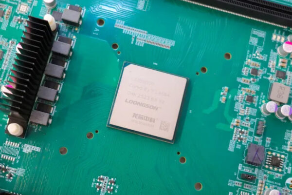 Loongson 3B6000 примерно в три раза медленнее, чем Ryzen 5 9600X, хотя у него вдвое больше ядер.