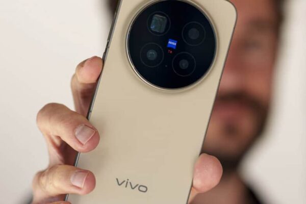 Vivo готовится к выпуску серии X300 и уже работает над флагманами X500.