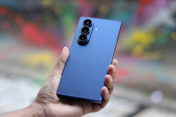 Samsung делает ставку на «книжный» дизайн: размер Galaxy Z Fold 8 планируется больше, чем у Z Flip 8