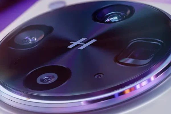 Мощный зверь: Oppo Find X9 Ultra оснащен аккумулятором емкостью 7050 мАч и дисплеем с частотой 144 Гц.