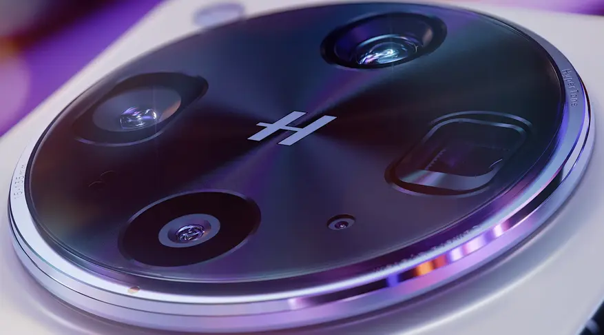 Мощный зверь: Oppo Find X9 Ultra оснащен аккумулятором емкостью 7050 мАч и дисплеем с частотой 144 Гц.