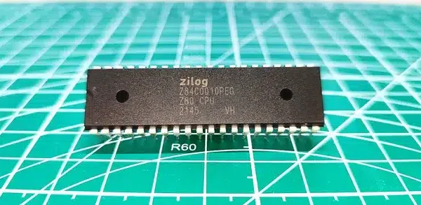 Искусственный интеллект на оборудовании 1976 года: чат-бот, работающий на 64 КБ ОЗУ