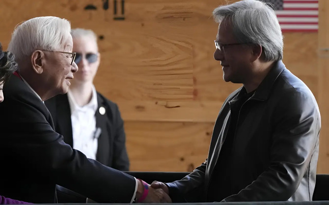 Трогательная встреча 94-летнего основателя TSMC Морриса Чанга в инвалидной коляске и генерального директора NVIDIA Дженсена Хуанга