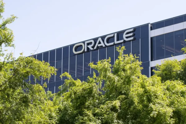 Цена прогресса: Oracle не может найти деньги на новые центры обработки данных с искусственным интеллектом и может сократить до 30 000 рабочих мест