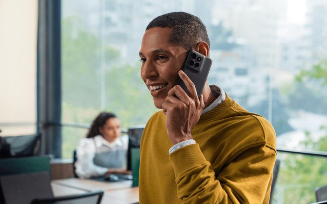 GrapheneOS больше не только на пикселях. Мобильная система предназначена для смартфонов Motorola, с которой фонд заключил партнерство.