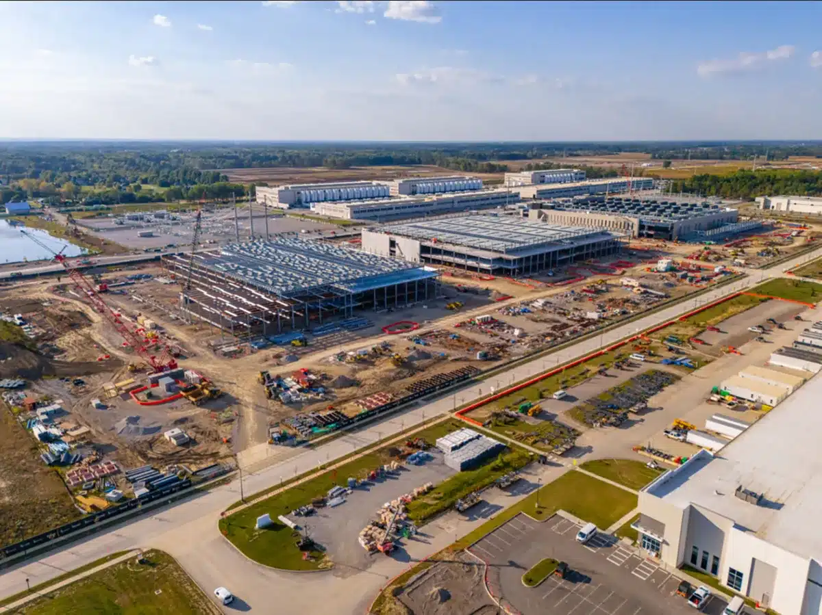 Исторический поворот в США: расходы на центры обработки данных превысили расходы на офисные помещения