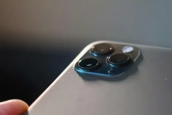 Вот 8 главных скрытых функций iOS, которые незаметно разряжают батарею вашего телефона