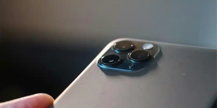 Вот 8 главных скрытых функций iOS, которые незаметно разряжают батарею вашего телефона