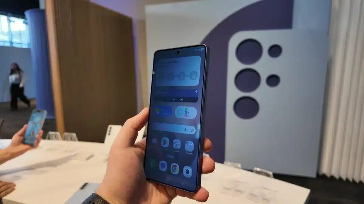 Samsung Galaxy S26 Ultra становится еще более интуитивно понятным: новая функция «Конфиденциальность одним жестом»