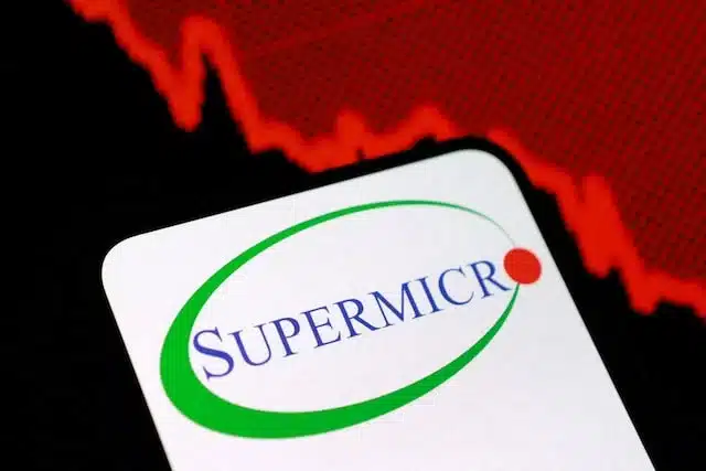 Supermicro под огнем критики: акционеры подали иск после скандала с контрабандой чипов искусственного интеллекта в Китай