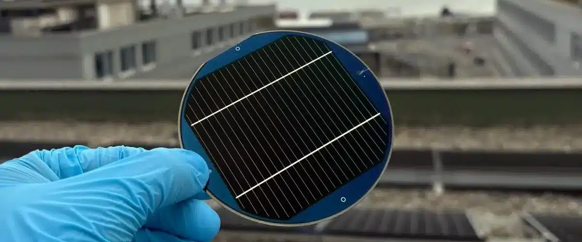 Рекорд в солнечной энергетике: трехслойные фотоэлектрические элементы преодолели отметку в 30% эффективности