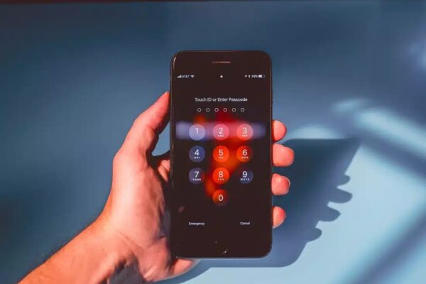 Оружие для взлома iPhone, созданное для властей США, оказалось в руках хакеров