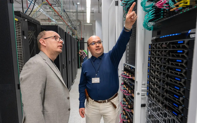 NASK выпустила первый суперкомпьютер с искусственным интеллектом. 96 карт NVIDIA B200 предназначены для укрепления польских моделей и государственных услуг