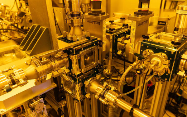 Кислород в литографической камере. Этот простой трюк IMEC может ускорить производство новейших чипов на 20 процентов.