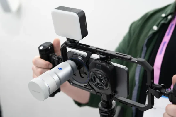 Vivo представила камерофон X300 Ultra и пообещала сделать его доступным за пределами Китая