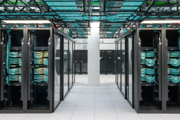 Власти США хотят продавать ИИ-ускорители Nvidia и AMD только тем, кто строит дата-центры в стране