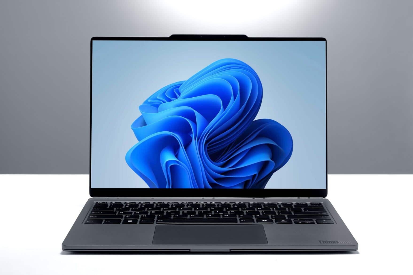 Lenovo представила концептуальный модульный ноутбук ThinkBook Modular AI PC с двумя экранами и съемной клавиатурой