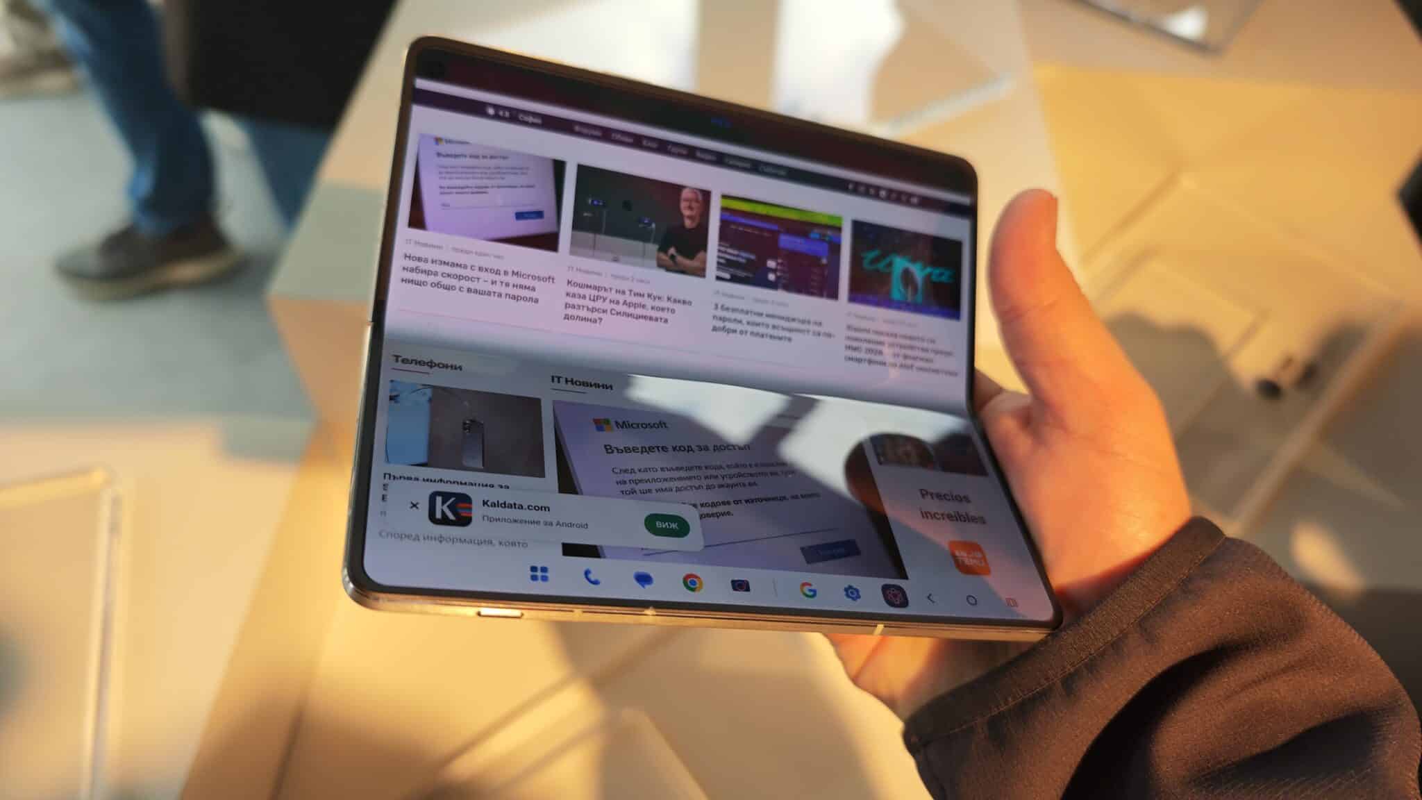 Motorola продемонстрировала складной смартфон Razr Fold и поделилась некоторыми подробностями о нем