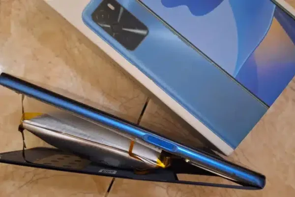 Что делать, если вздулась батарея телефона Android?