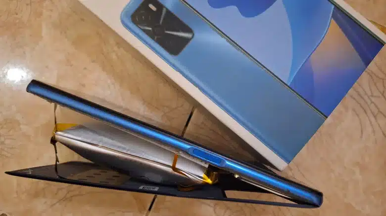 Что делать, если вздулась батарея телефона Android?