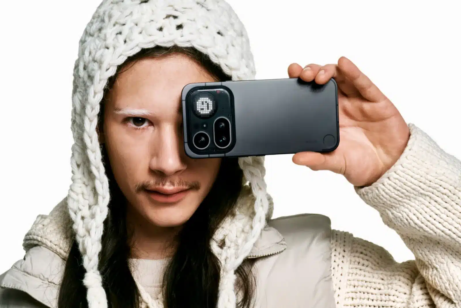 Ничто не представило смартфоны Phone (4a) и Phone (4a) Pro с новой подсветкой и более высокой ценой.