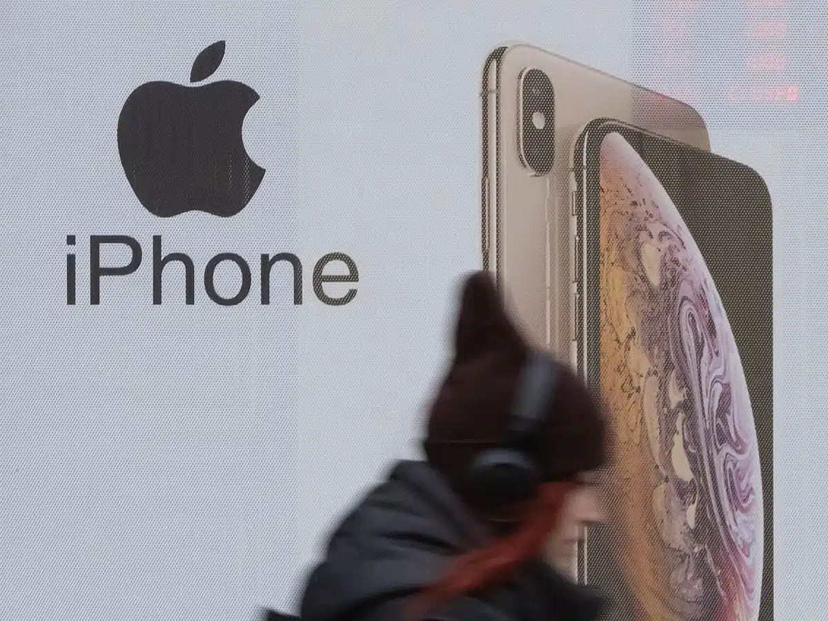 Bloomberg опровергает слухи о задержке: выпуск складного iPhone запланирован на сентябрь 2026 года