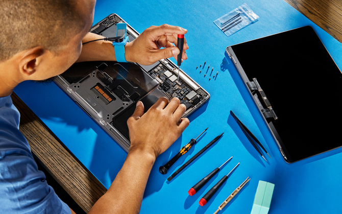 Оригинальные детали для iPhone 17e и MacBook Neo уже доступны. Вот цены на экран, батарею и другие комплектующие от Apple.