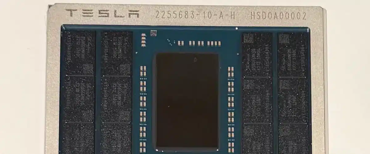 Маск показал первый образец процессора AI5 — он в 40 раз производительнее A14