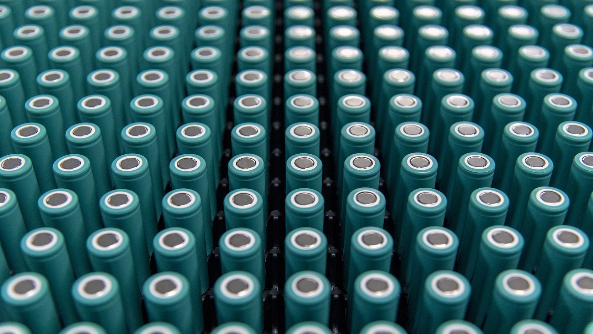 Новая батарея достигает эффективности 99,98%, обеспечивает 2000 часов работы без дендритов и продлевает циклы работы.