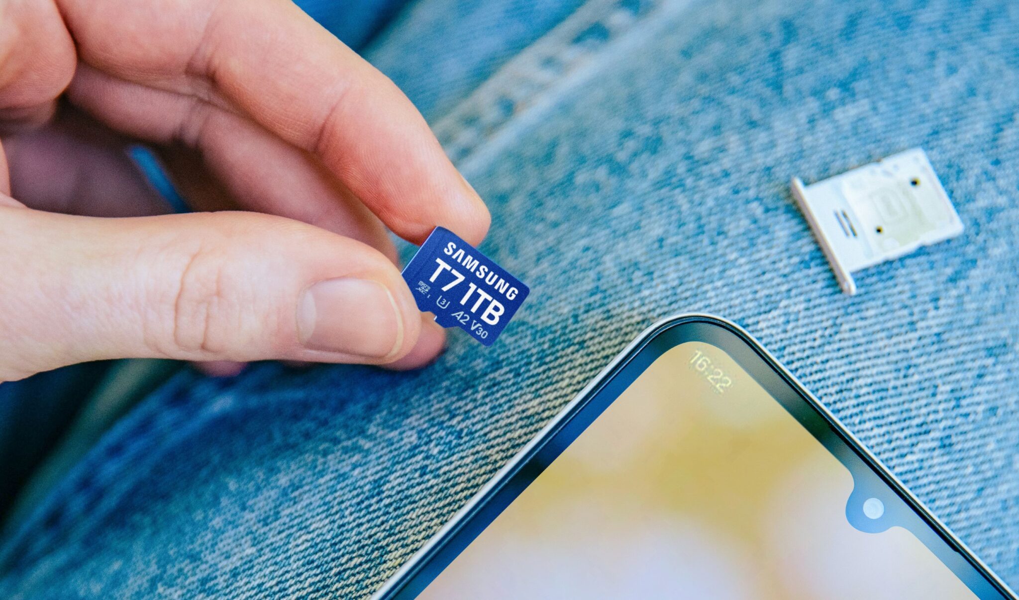 Samsung расширяет ассортимент съемных носителей и выпускает новые карты microSD T7 и T9.