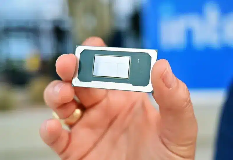 Бум искусственного интеллекта возрождает Intel: процессоры распродаются, акции подскочили на 20%