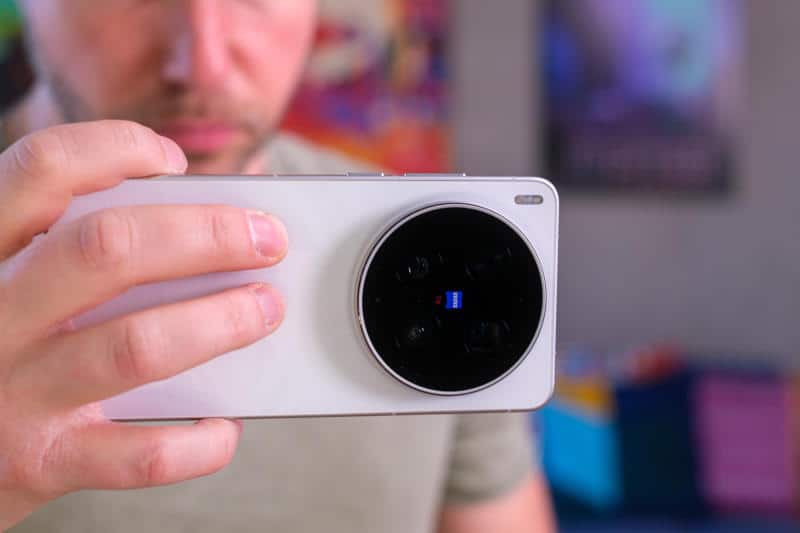 Vivo объявила о выпуске глобальных версий смартфонов X300 Ultra и X300 FE